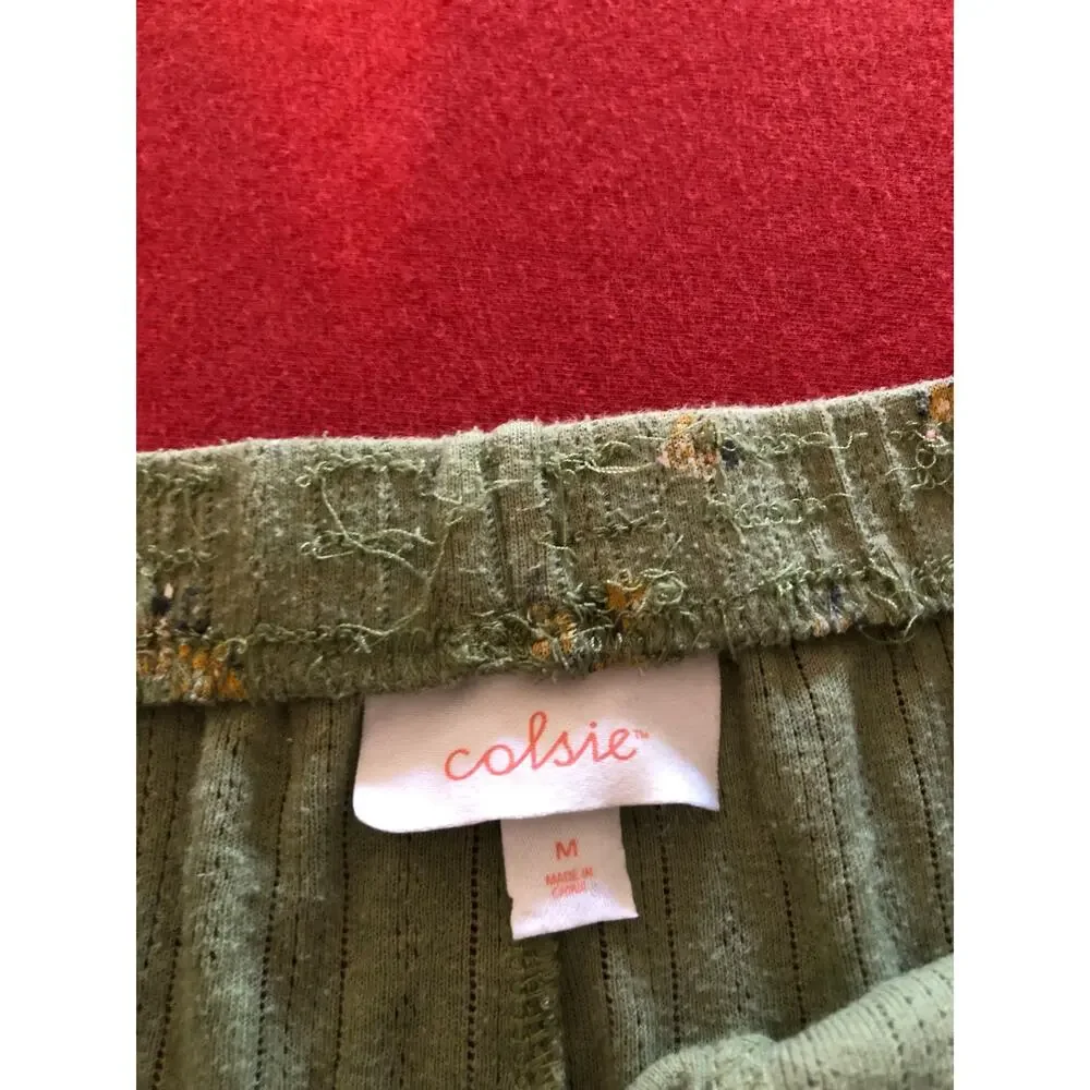 Colsie green floral pajama sleep shorts with pockets Size Medium